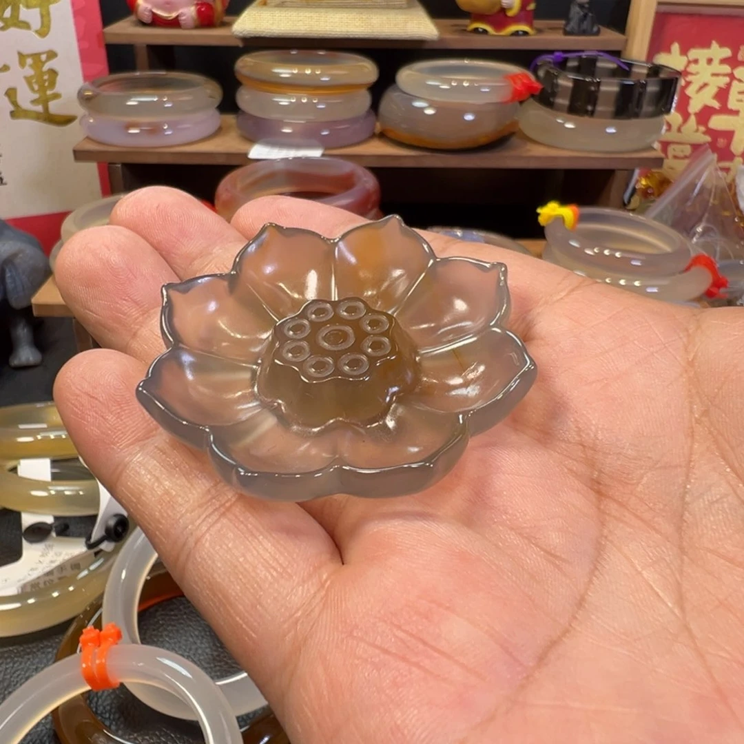 玛瑙/玉髓手镯未镶嵌依***?