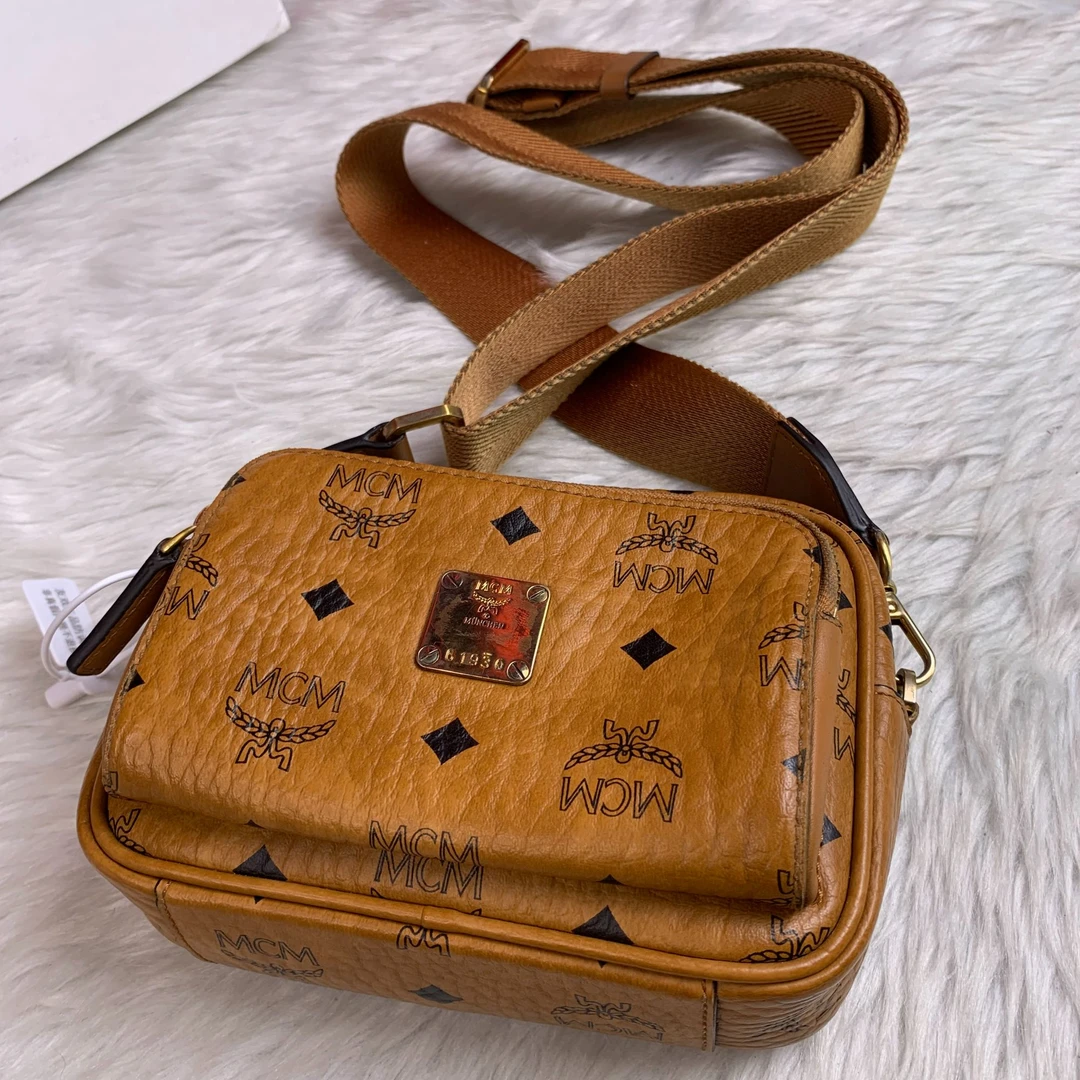 95新 MCM 干邑色相机包/SD09613038/3038