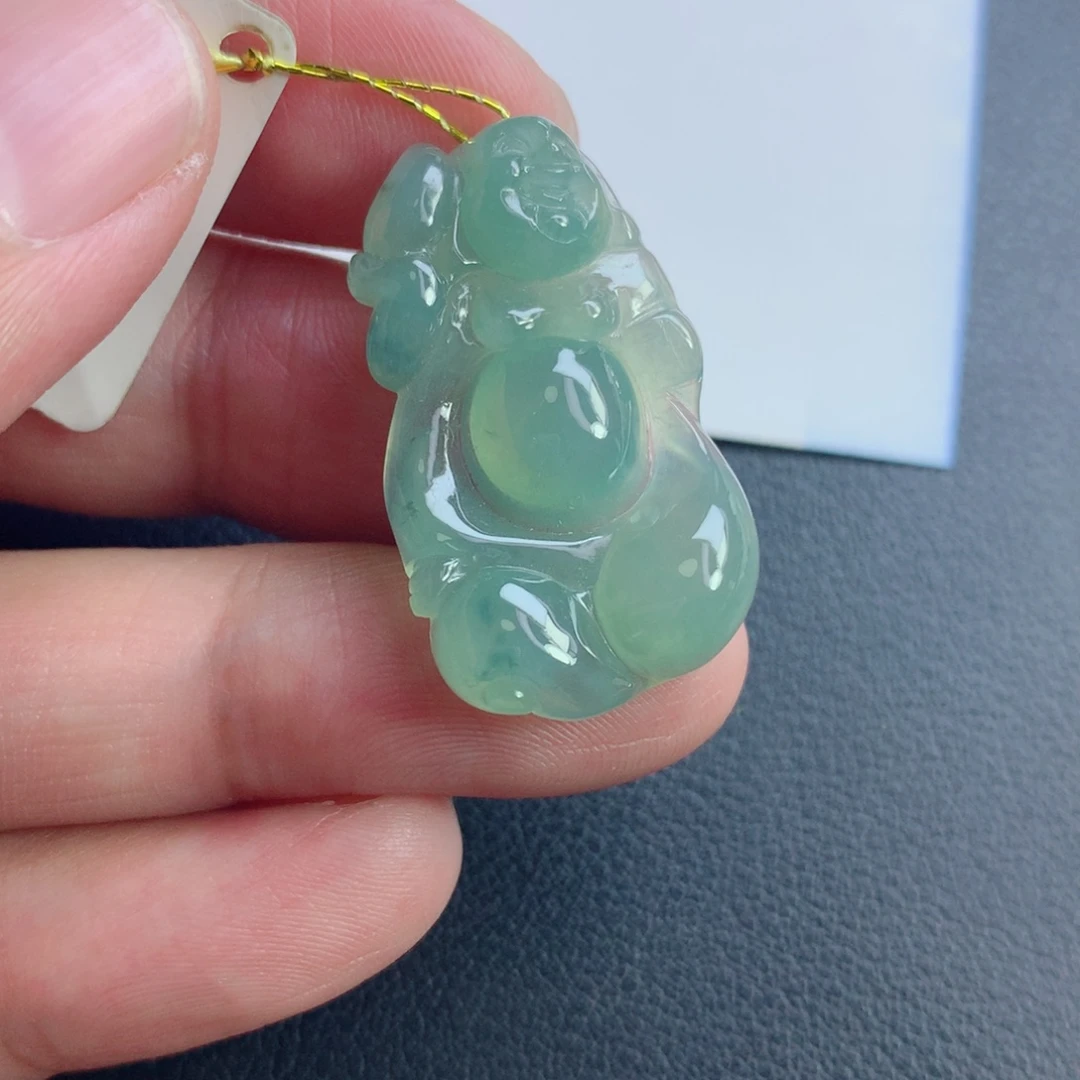 翡翠未镶嵌颈饰布袋佛