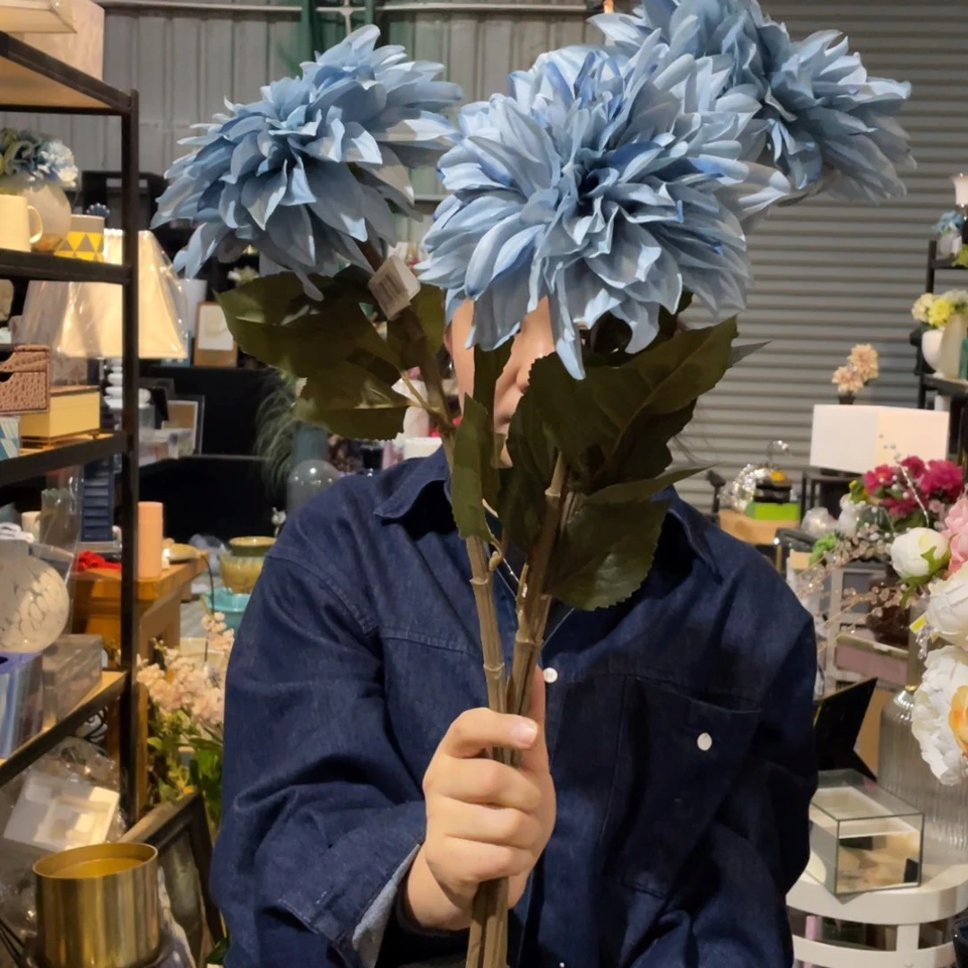 铁**主陶瓷花瓶，部分微瑕