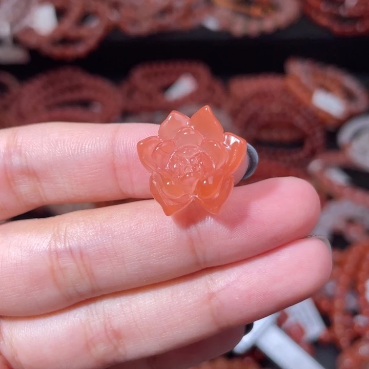 南红玛瑙未镶嵌莲花1885