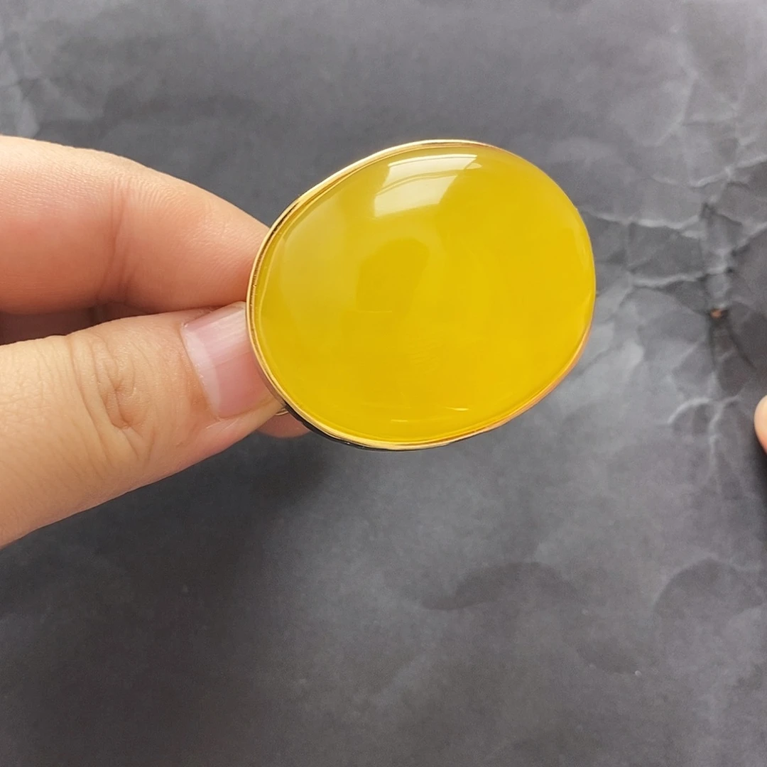 琥珀未镶嵌裸石手镯