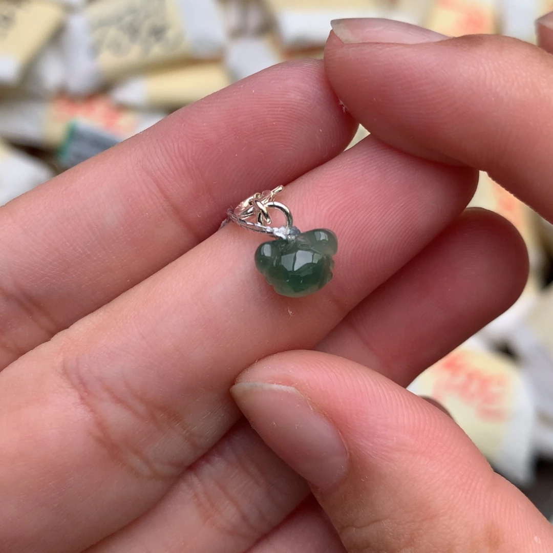 【闪购商品】翡翠挂件未镶嵌一