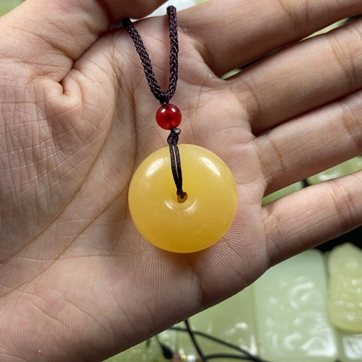 完全开放黄色扣子
