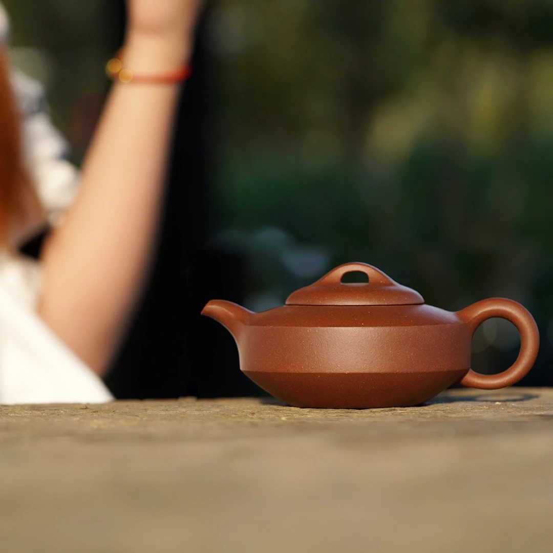 【汉君】 紫砂壶 实力派陶手 老紫泥 250cc