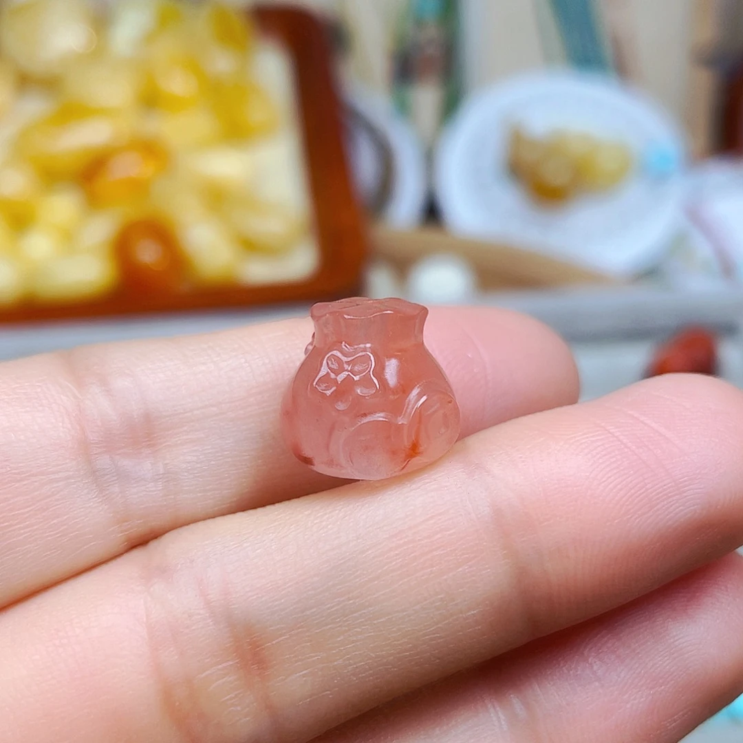 南红玛瑙未镶嵌挂件订制