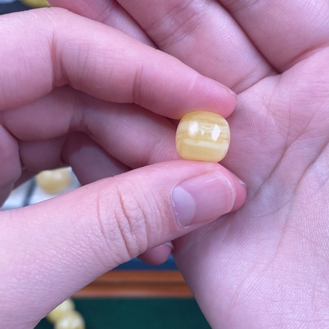赈***主蜜蜡未镶嵌珠宝奇石