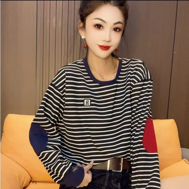 90831#条纹拼接卫衣