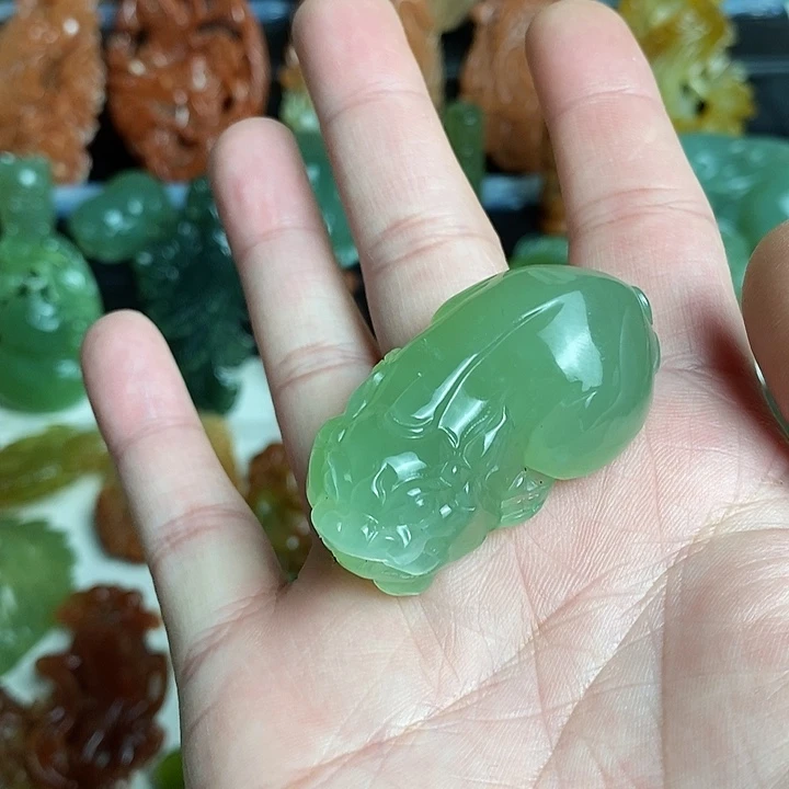 未镶嵌蛇纹石玉颈饰