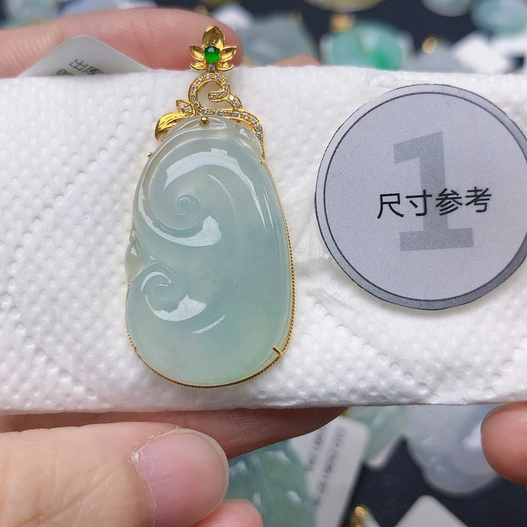 颈饰18K金镶嵌翡翠清*天然缅甸A货翡翠