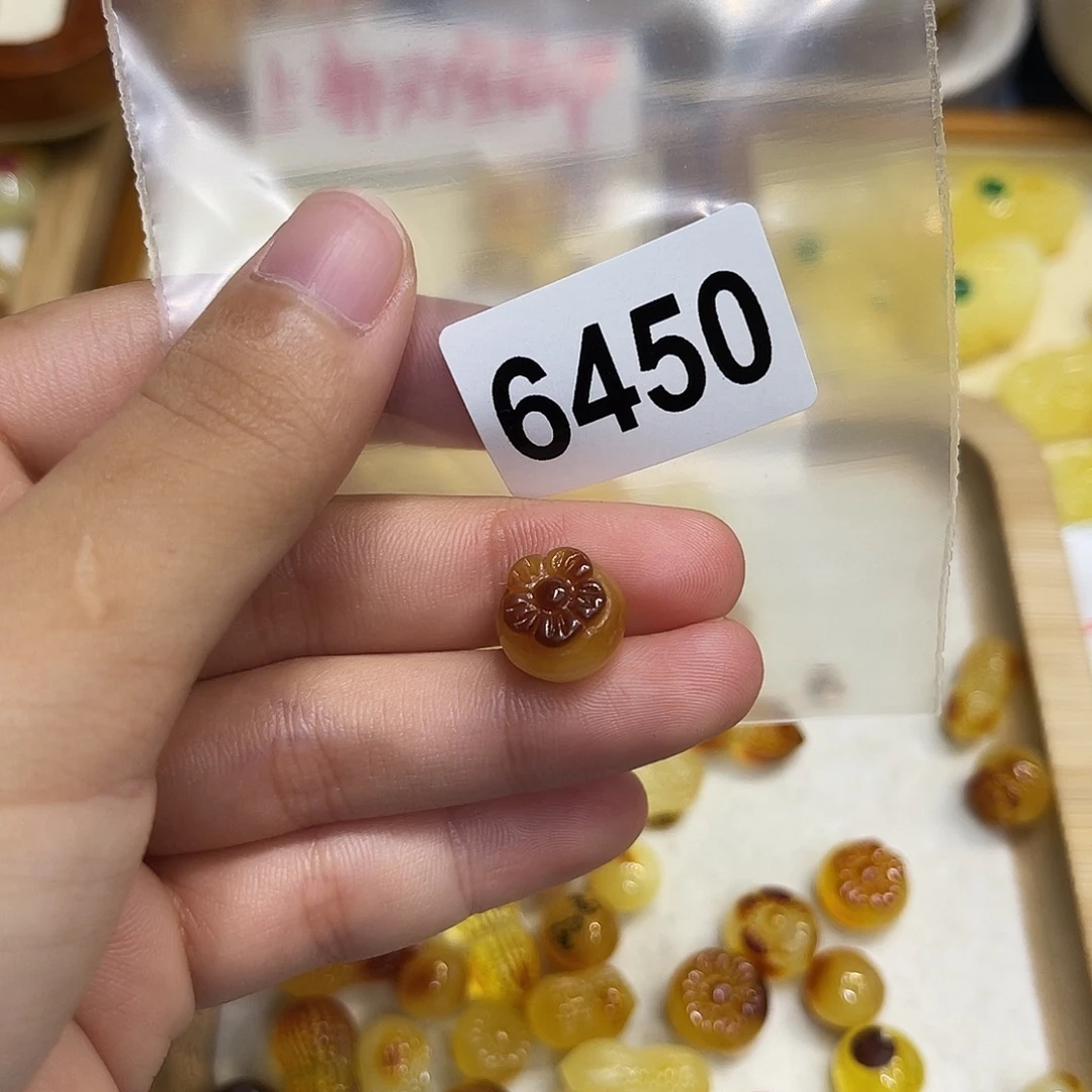 琥珀未镶嵌珠宝奇石