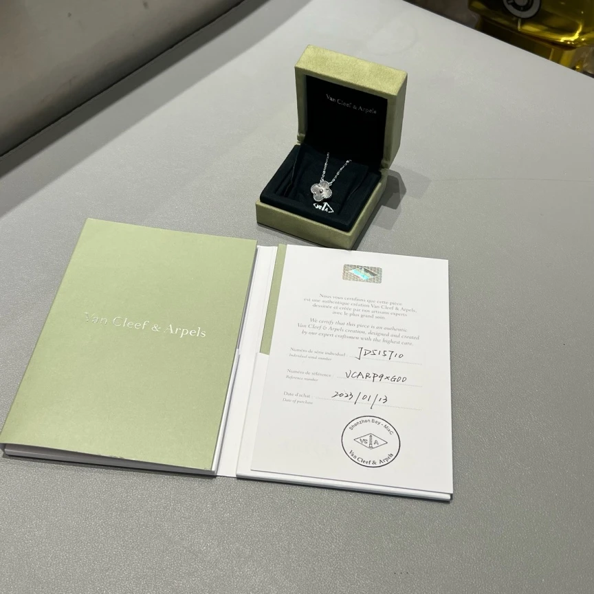 99新 梵克雅宝 白金镭射四叶草中花项链 上身气质感拉满