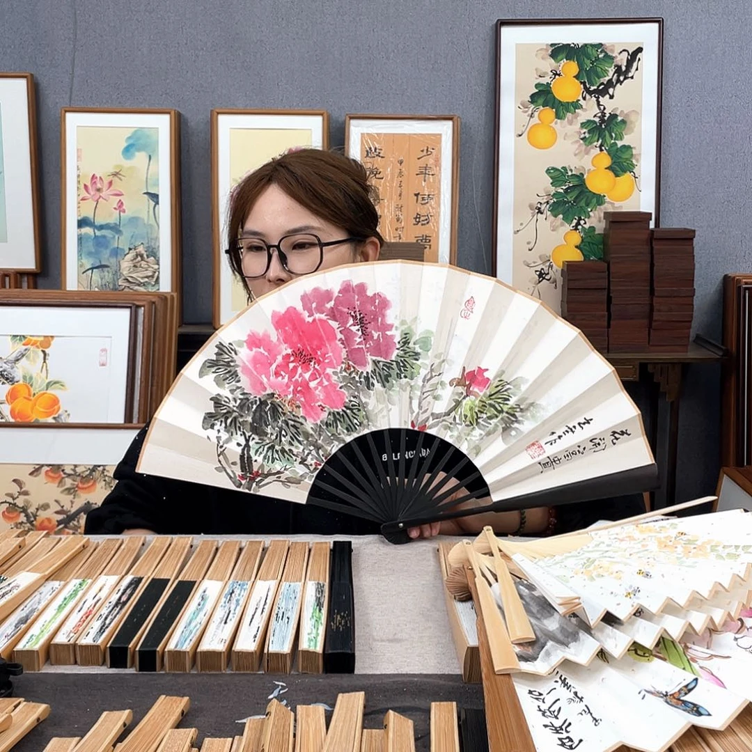 国画十寸福利折扇带中玉扇骨（默认粘好发出）