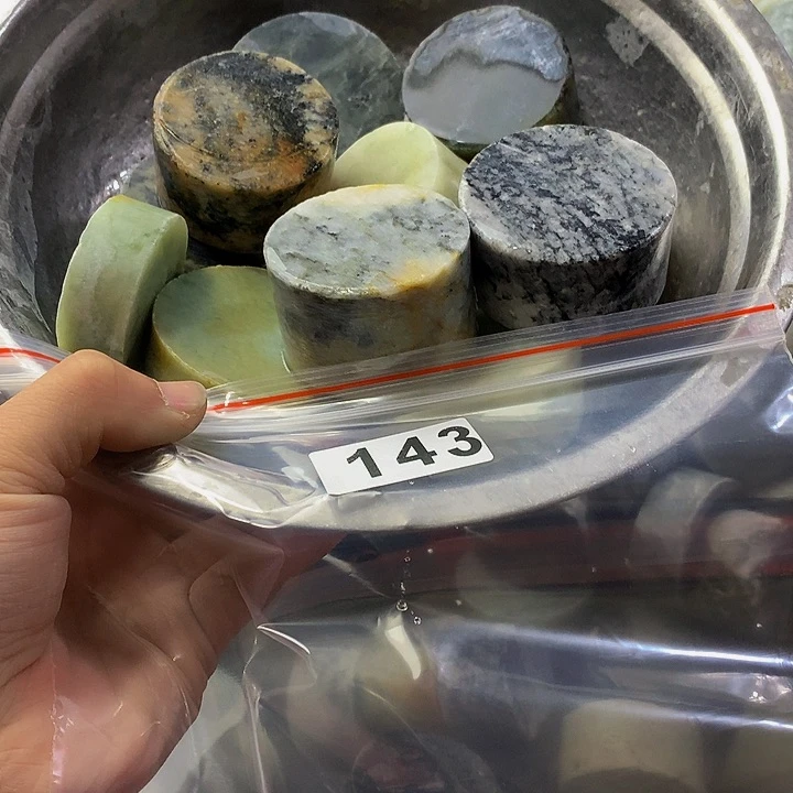 蛇纹石玉珠宝半成品未镶嵌d****✨143