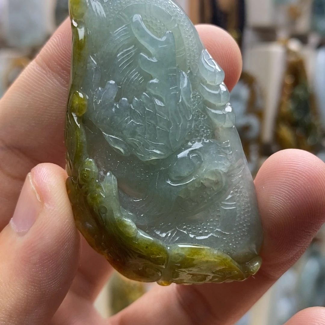 翡翠未镶嵌颈饰龙凤