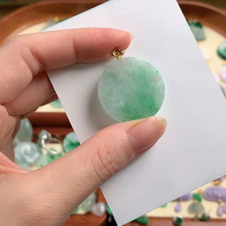 翡翠18K金镶嵌颈饰7775467889