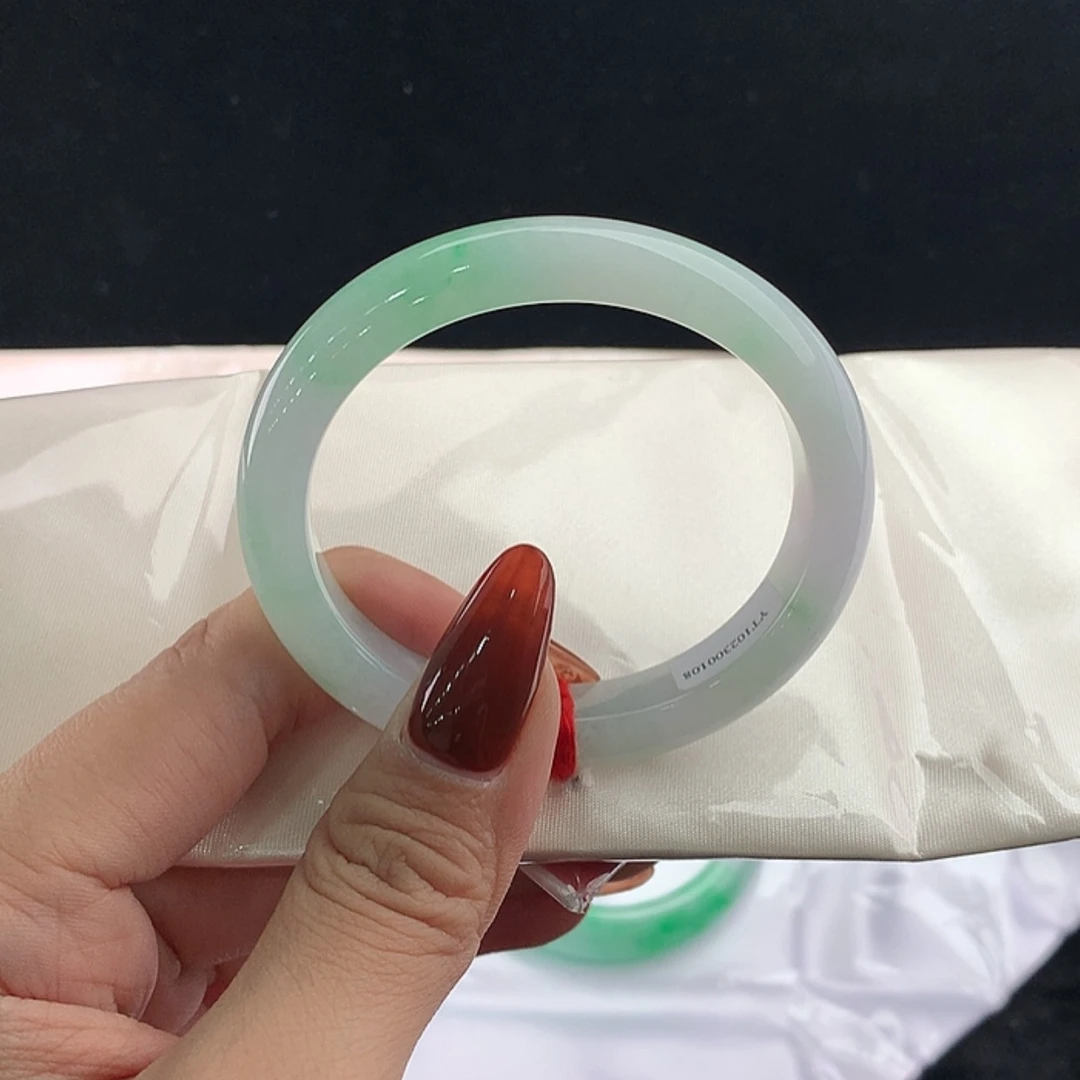 【闪购商品】未镶嵌手镯翡翠正54