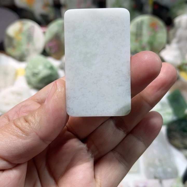 独山玉未镶嵌颈饰