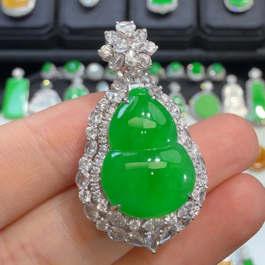 翡翠18K金镶嵌颈饰收到货48小时鉴赏期