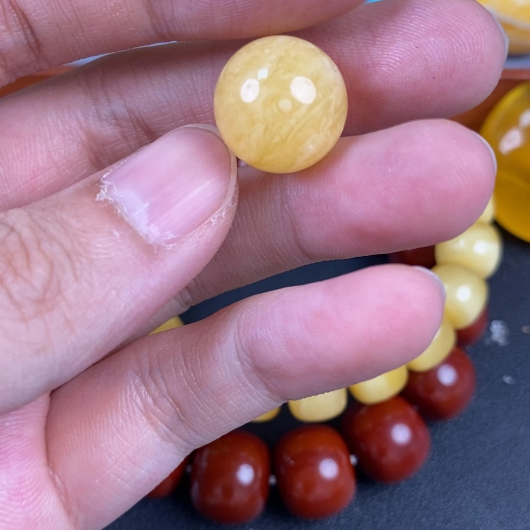 琥珀未镶嵌裸石微瑕30