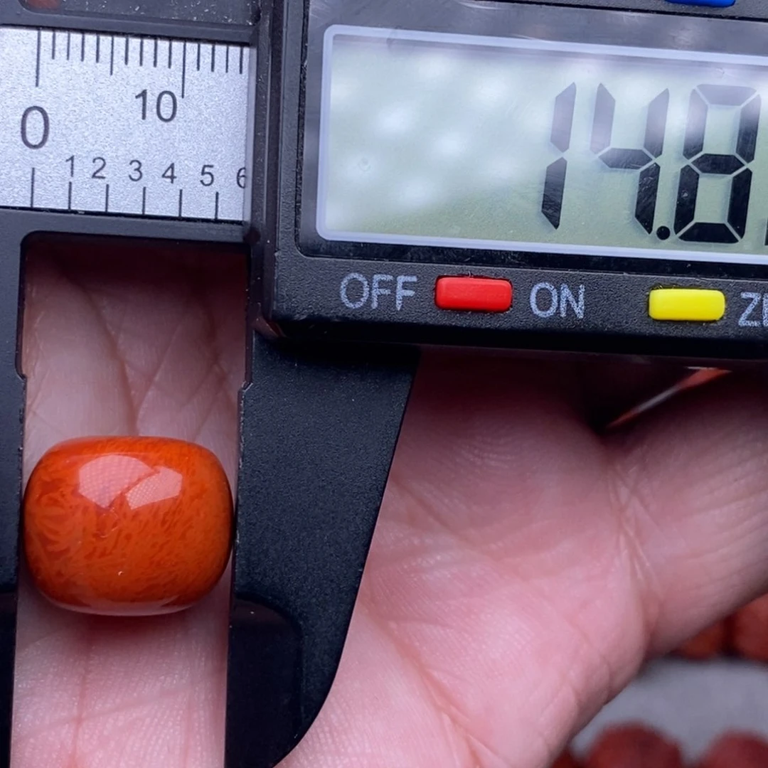 南红玛瑙配饰未镶嵌微瑕