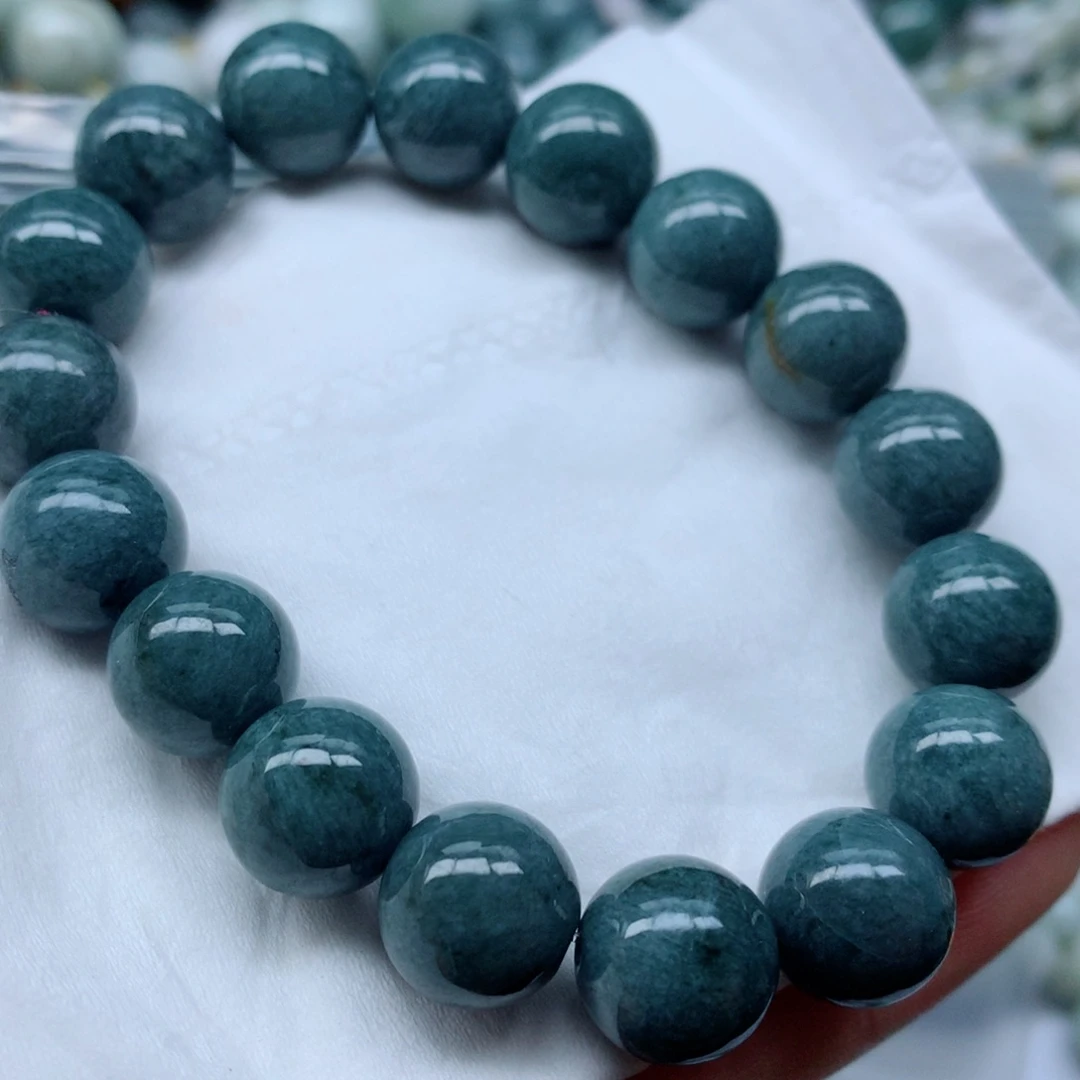 翡翠颈饰未镶嵌手串