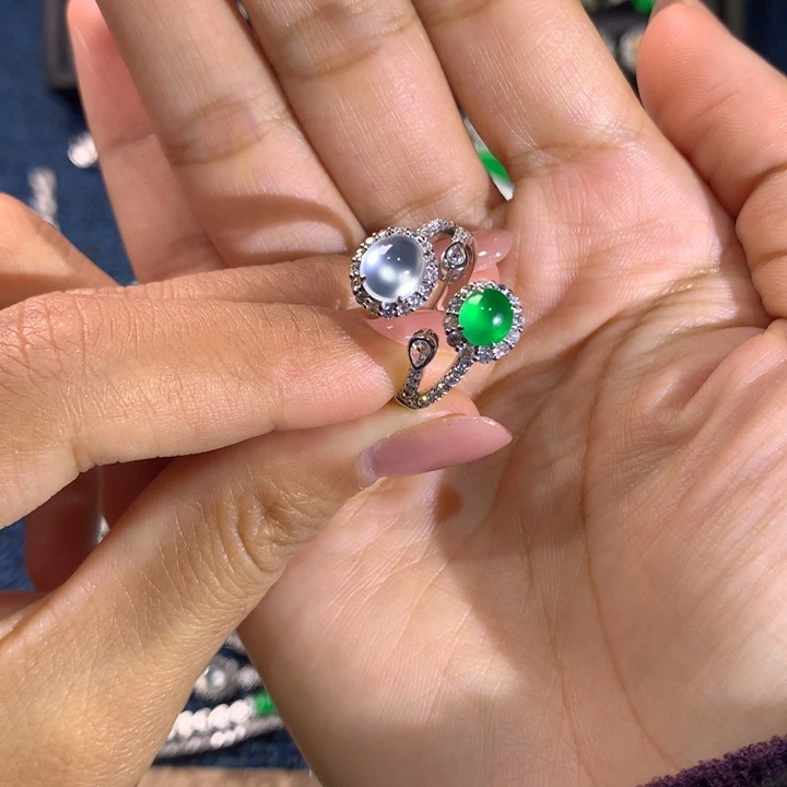 翡翠18K金镶嵌戒指双蛋面开口戒