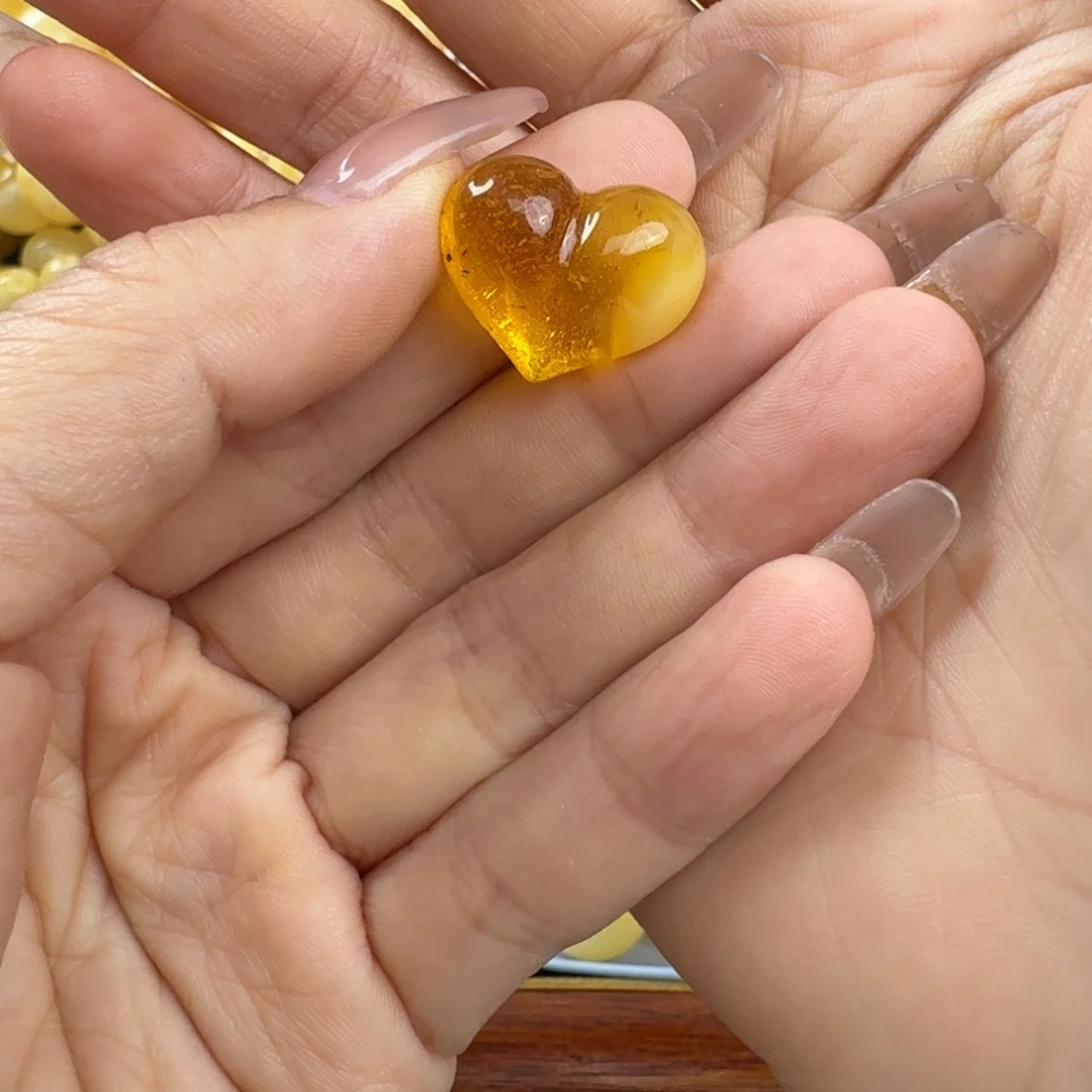琥珀未镶嵌珠宝奇石