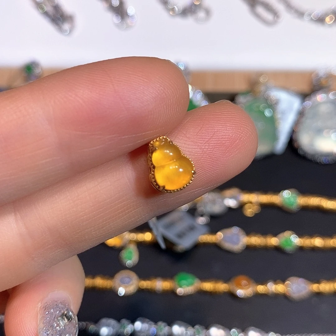 吊坠(不含链)18K金镶嵌翡翠