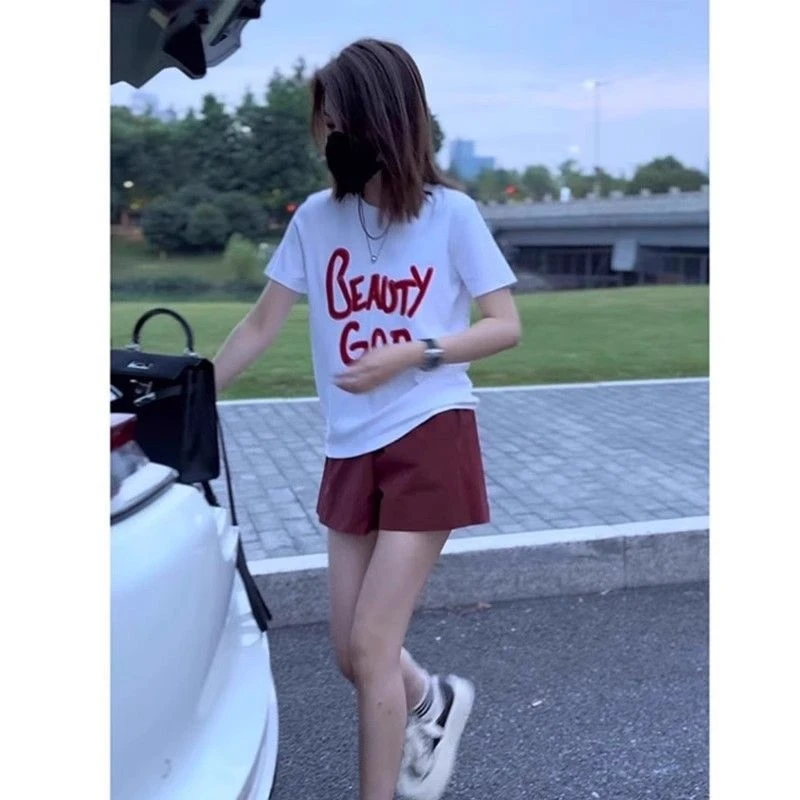 2025夏季新款白色印花正肩短袖T恤遮肚子显瘦洋气上衣+短裤两件套