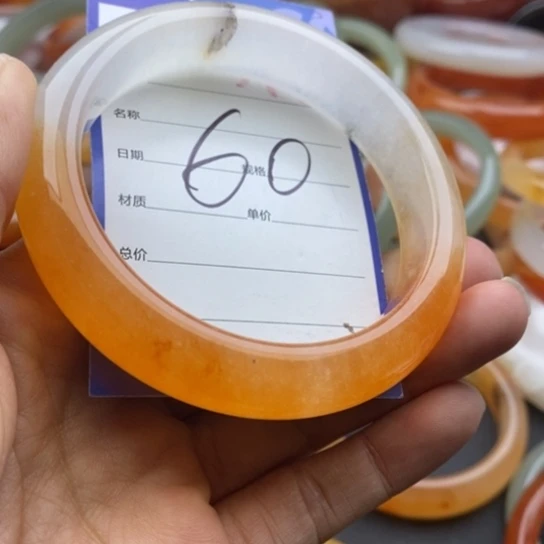 石英质玉未镶嵌手镯