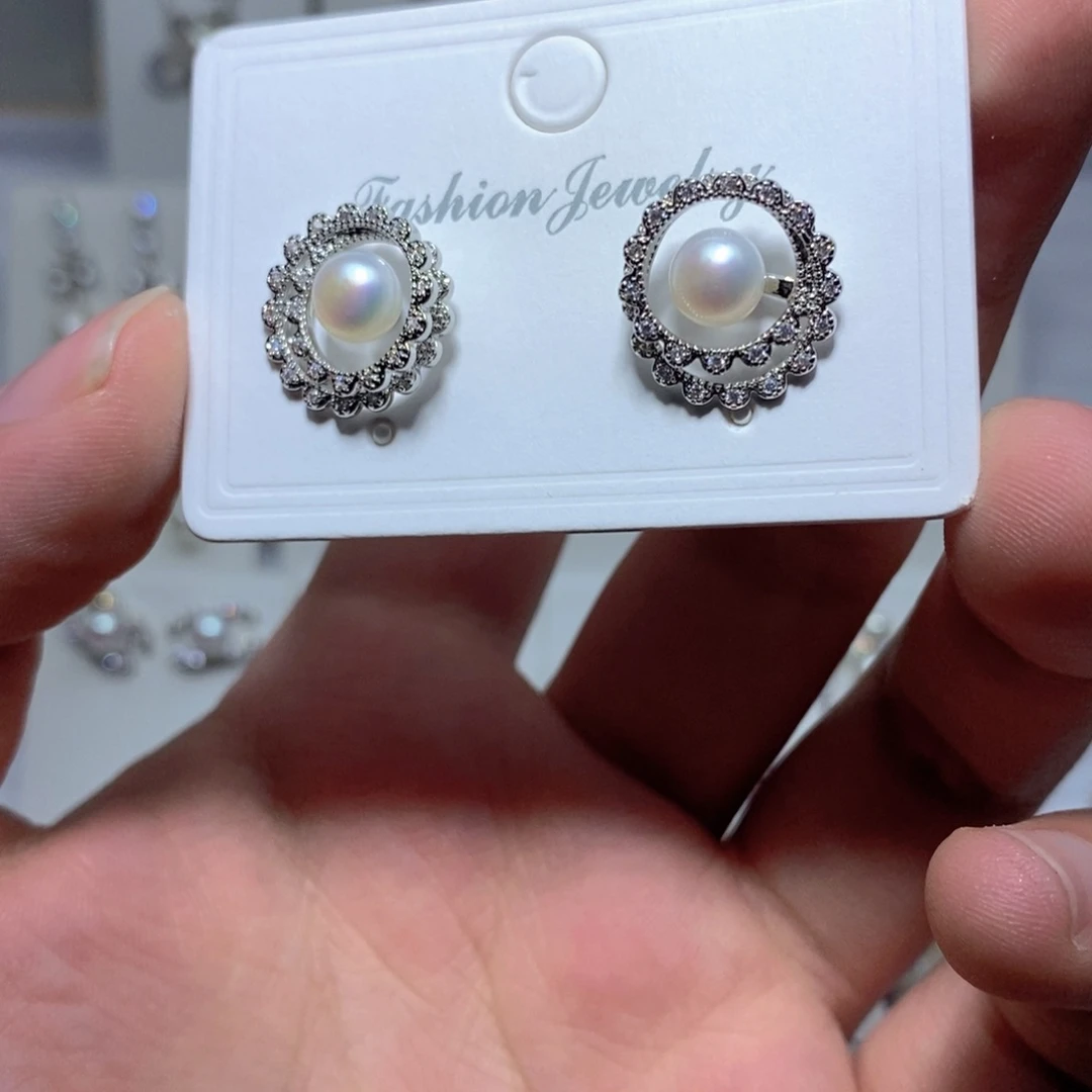 淡水珍珠银S925镶嵌耳饰