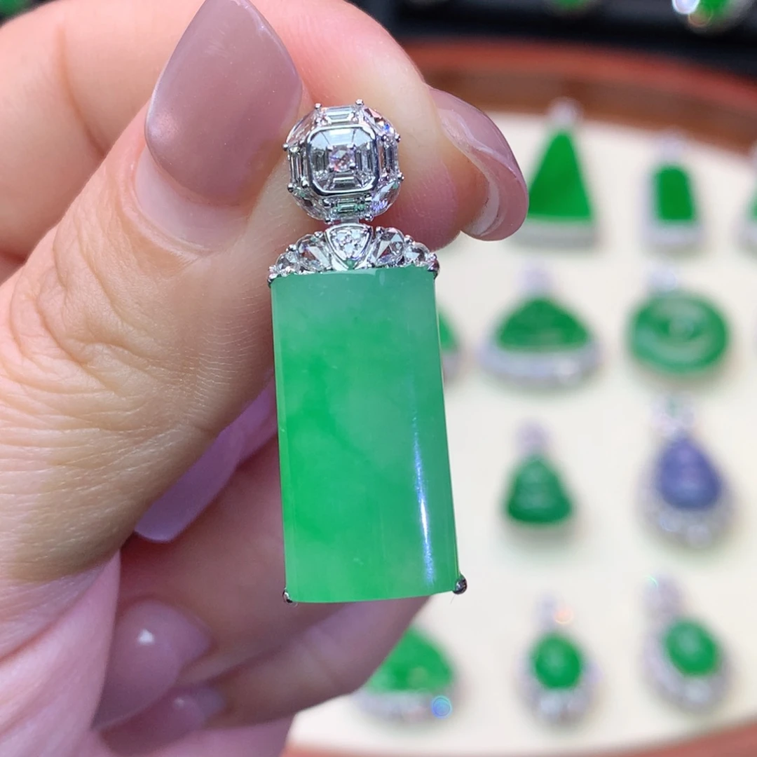 翡翠18K金镶嵌吊坠(不含链)