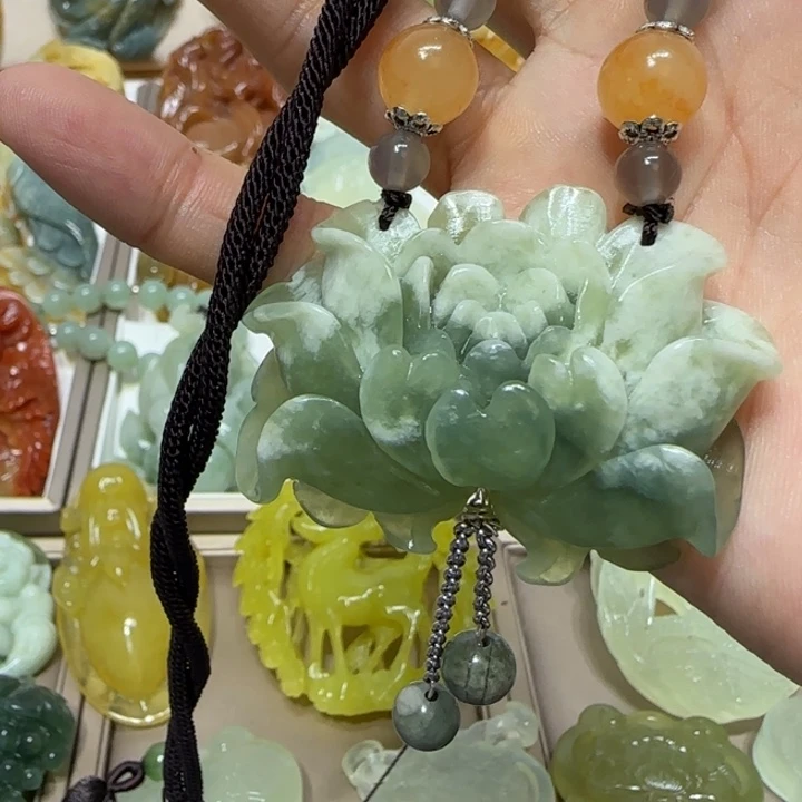 蛇纹石玉吊坠未镶嵌