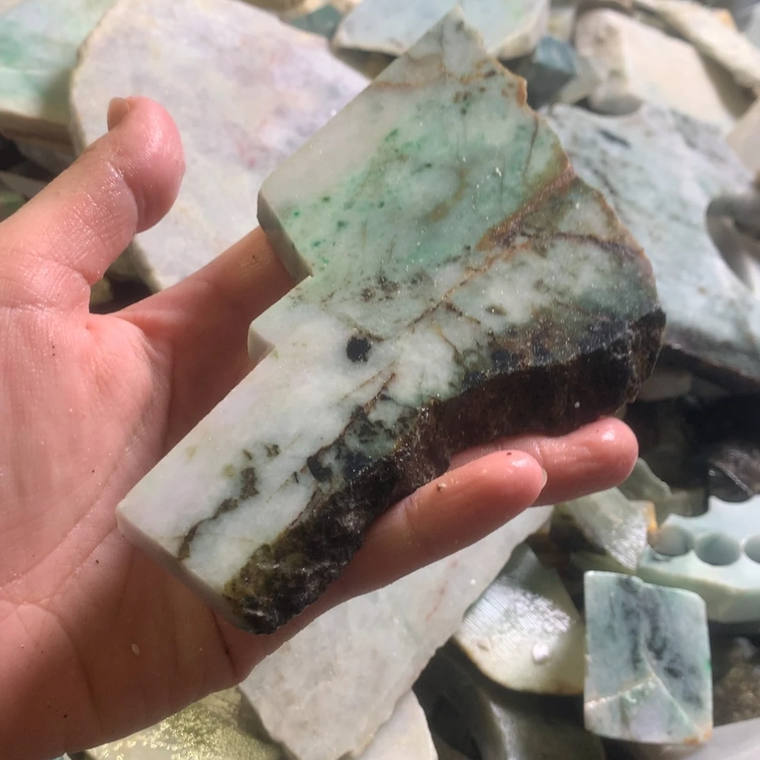 翡翠颈饰未镶嵌缅甸翡翠