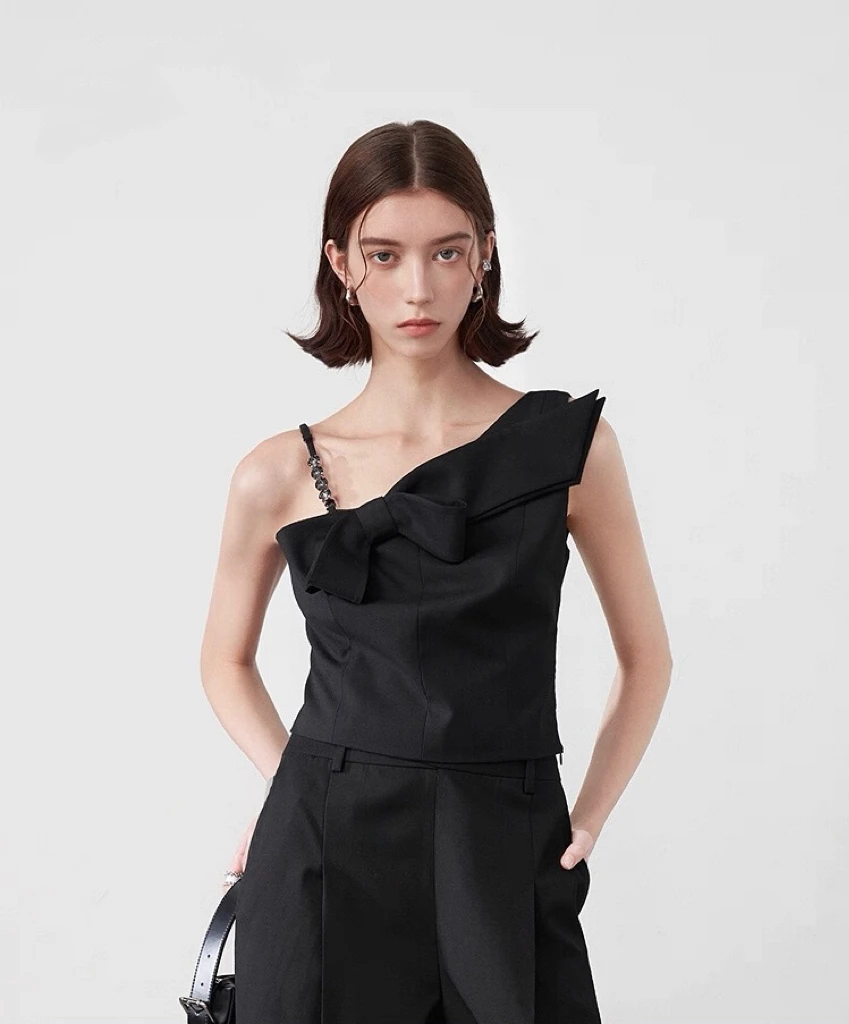 斜肩上衣2025夏季新款时髦性感不对称立体蝴蝶结钉钻吊带马甲背心