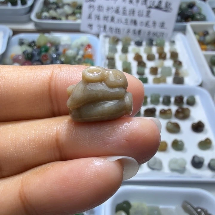 和田玉未镶嵌珠宝奇石