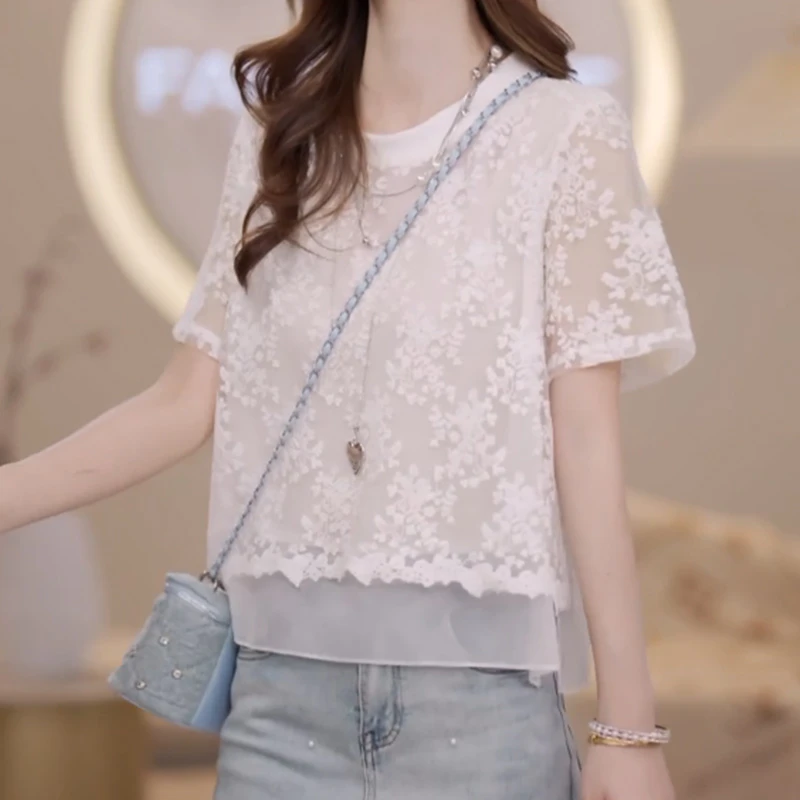 温婉大方衣服女装2025夏时尚圆领刺绣蕾丝拼接假两件短袖衬衫上衣