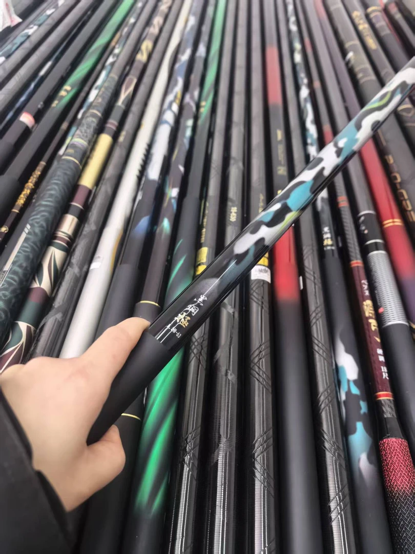 DAWA黑纲极28调 大综合鱼竿台钓竿鲫鲤 鱼竿5.5H 钓鱼竿轻量杆