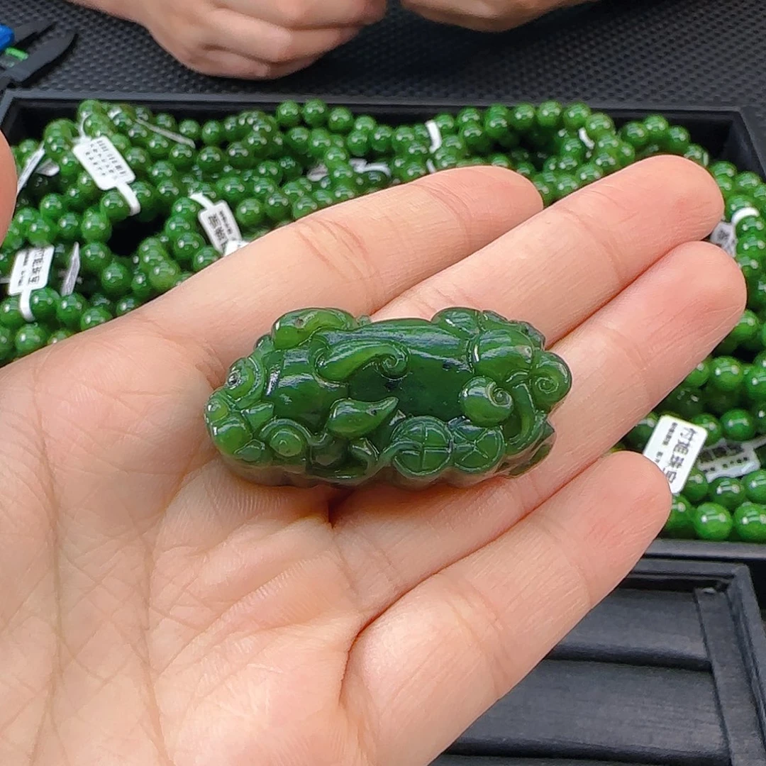 颈饰未镶嵌和田玉碧玉貔貅