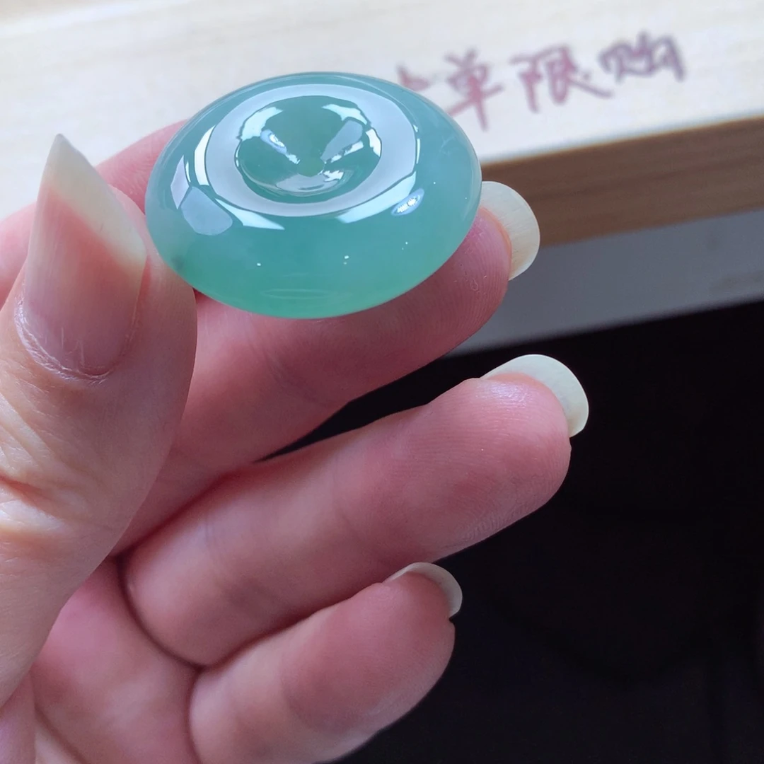 翡翠颈饰未镶嵌吊坠