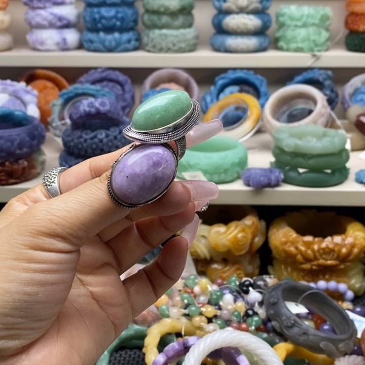 未镶嵌手镯石英岩玉