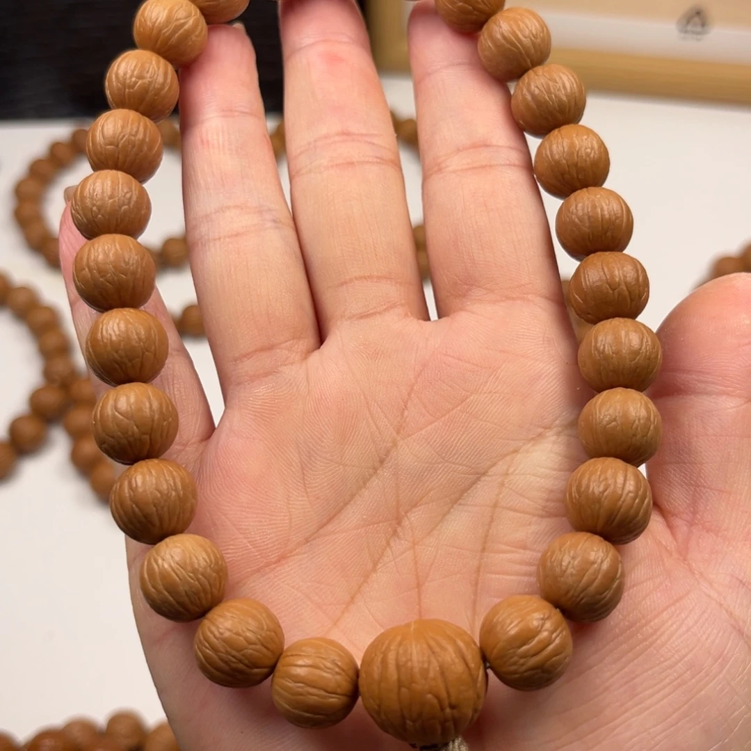 小***威猴头核桃吊坠聚宝盆