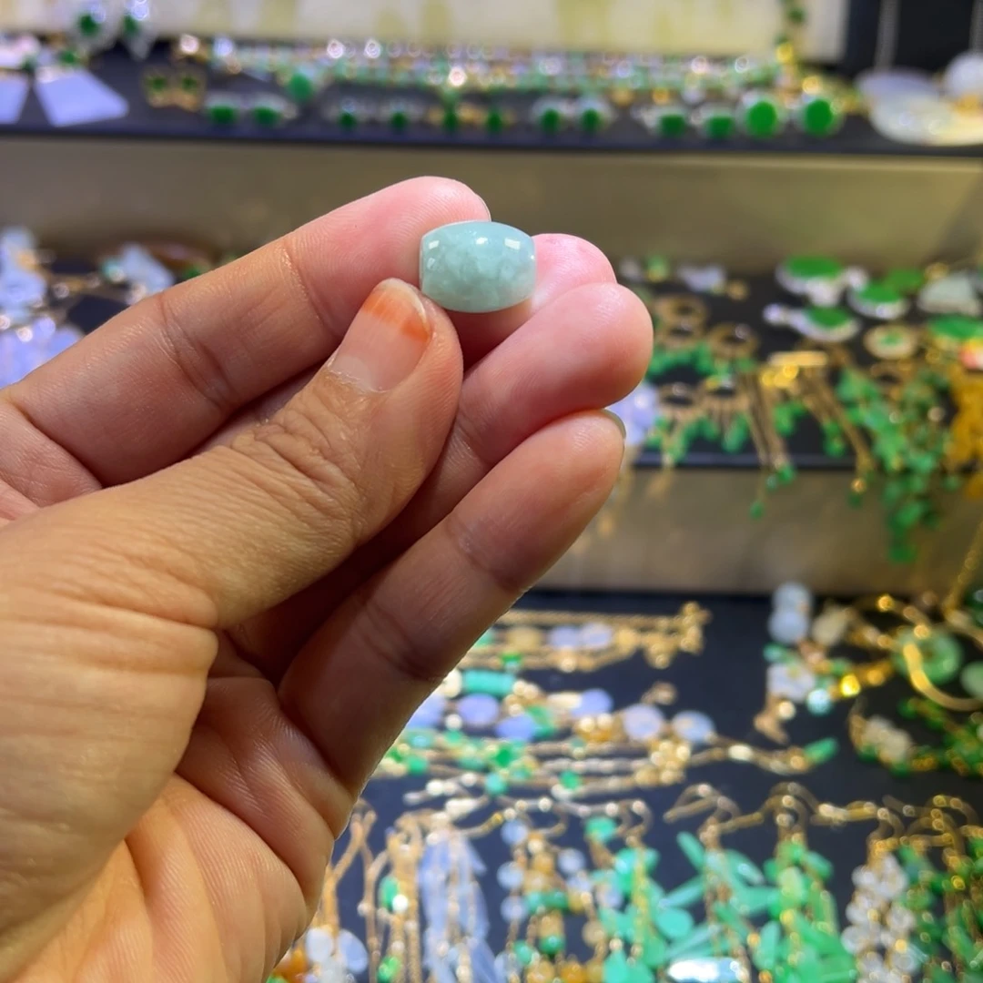 颈饰18K金镶嵌翡翠支持复检，缅料