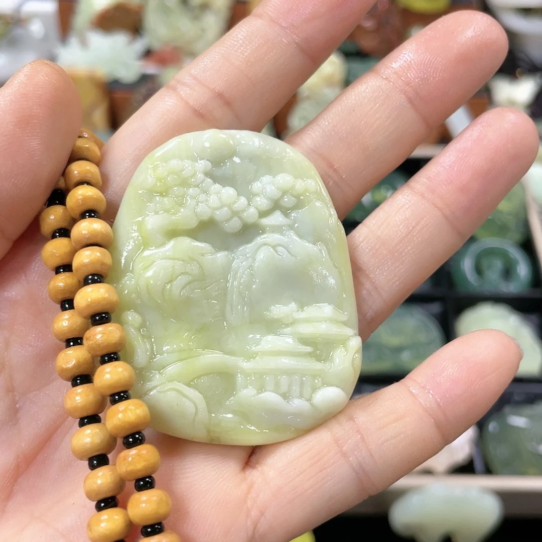 蛇纹石玉颈饰合金