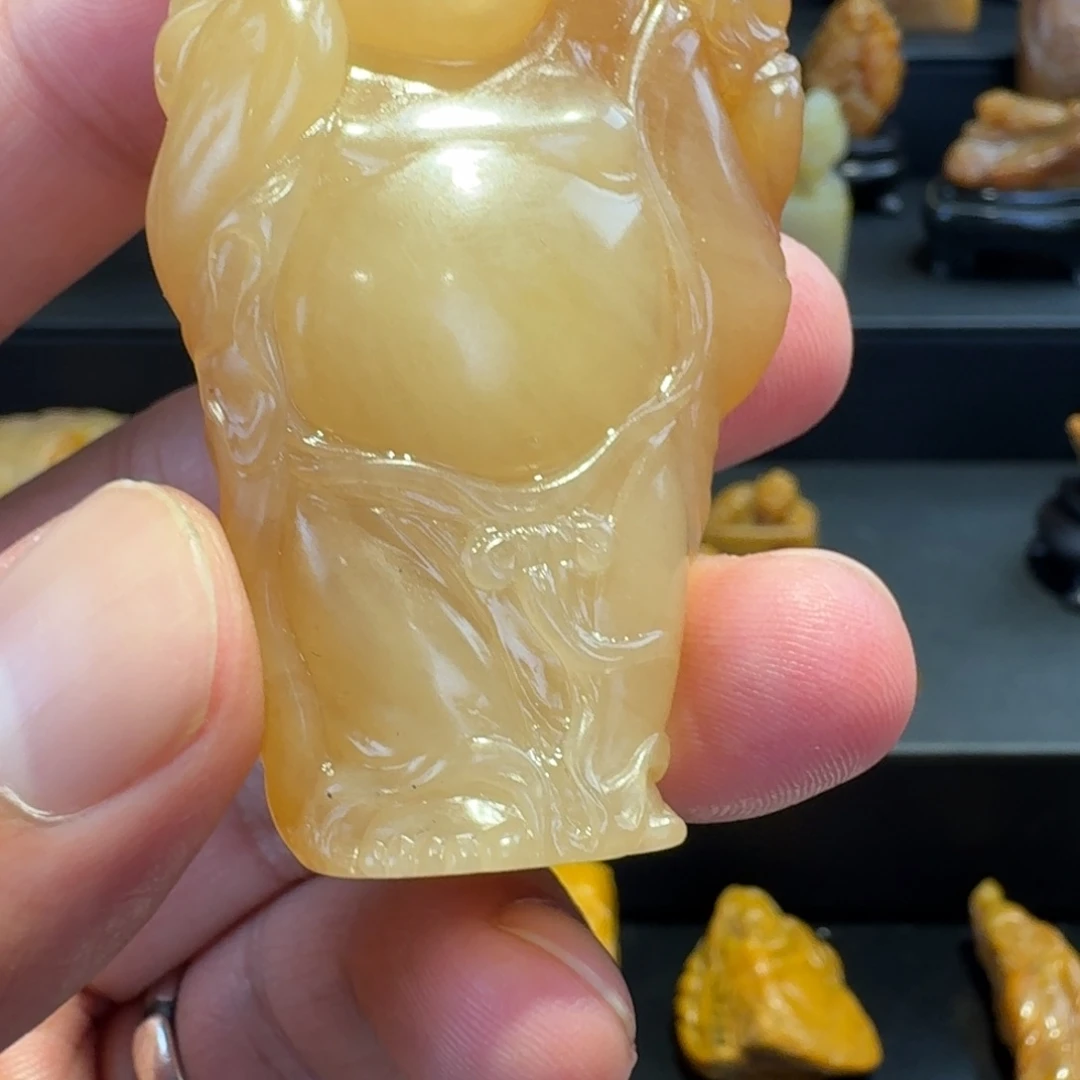 田黄石用***师寿山石雕刻