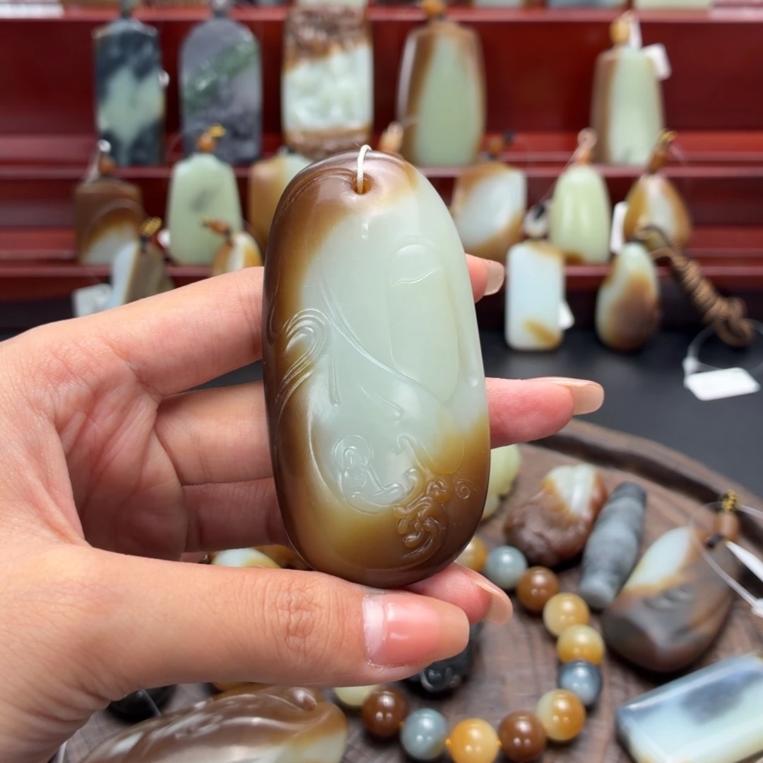 和田玉未镶嵌颈饰