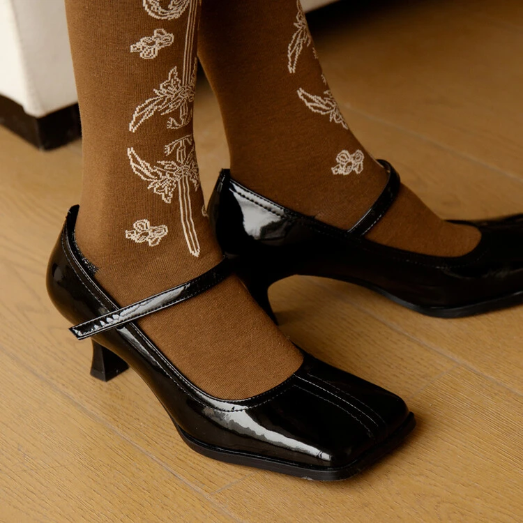 浅口单鞋2025年春季复古细跟