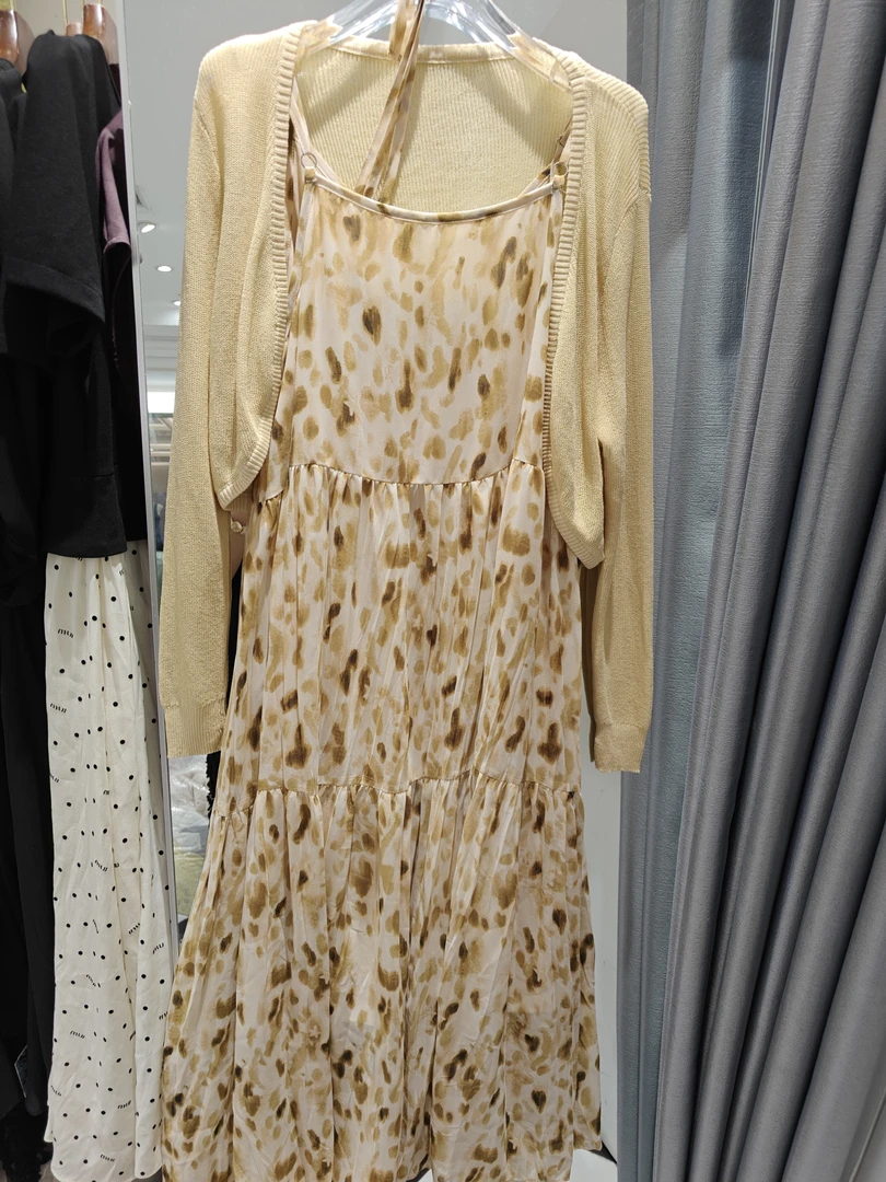 春夏新款韩版碎花吊带连衣裙搭配针织开衫女装