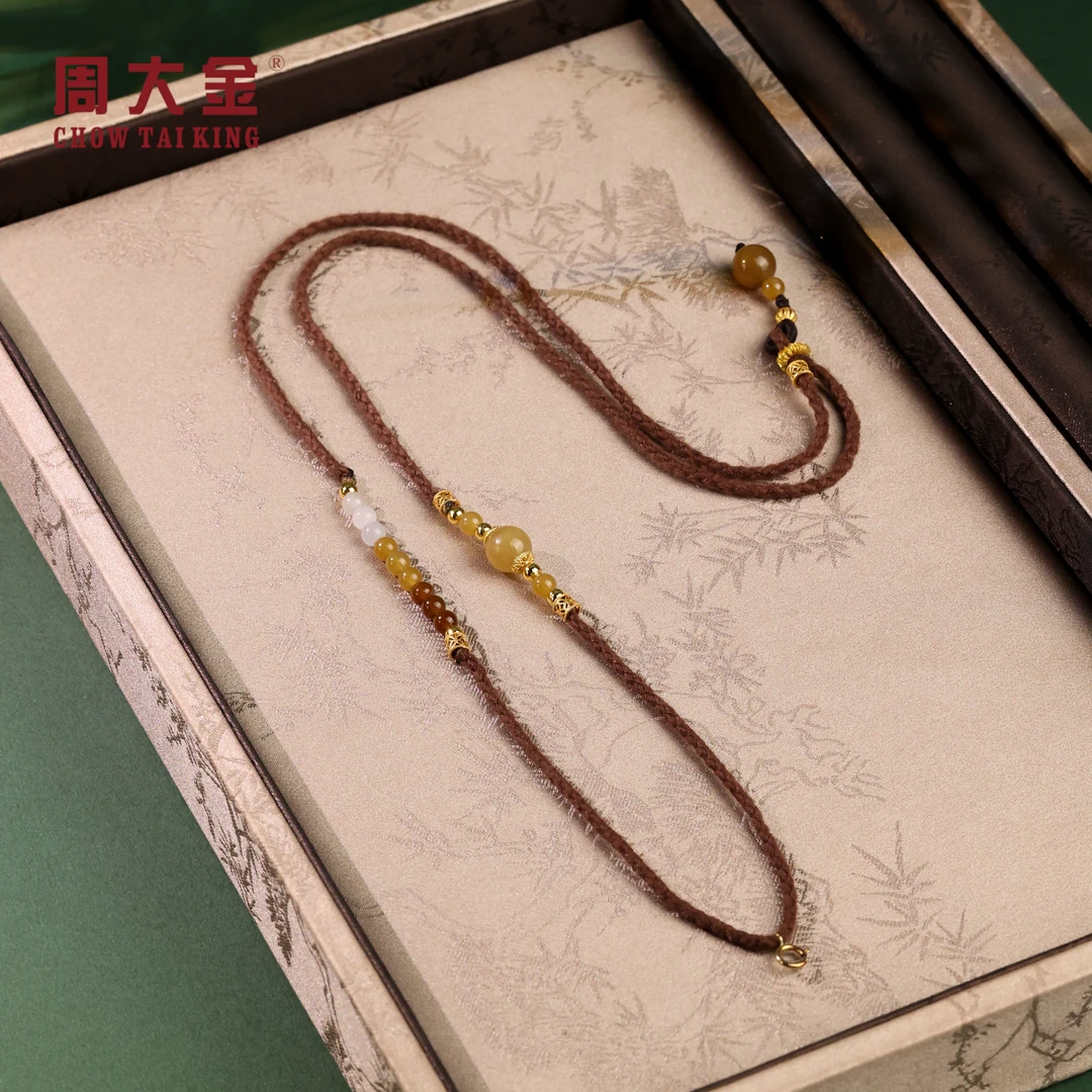 【周大金玉石】S925银和田玉糖料项链-X1982-娟